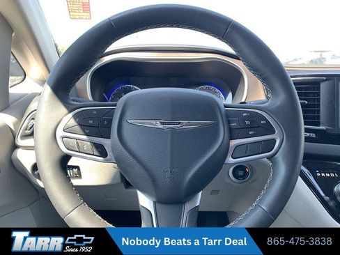 Used 2023 Chrysler Voyager LX FWD image 11