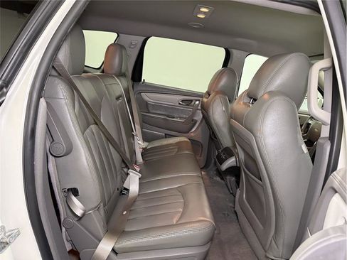 Used 2014 Chevrolet Traverse LT image 24