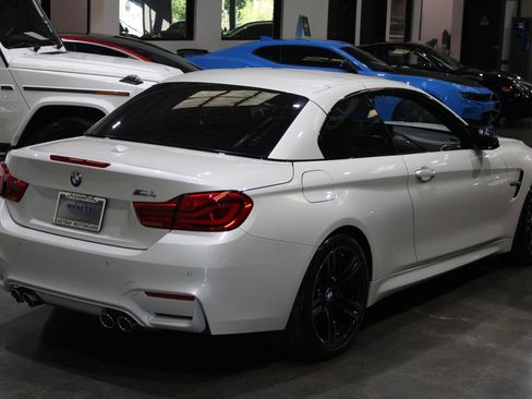 Used 2019 BMW M4 Convertible w/ Executive Package image 18