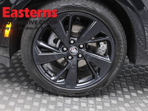 Used 2023 Buick Envision Essence w/ Sport Touring Package FWD image 33
