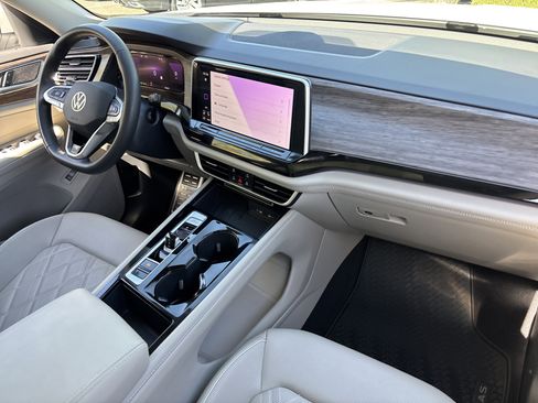 Used 2026 Volkswagen Atlas SEL Premium R-Line image 10