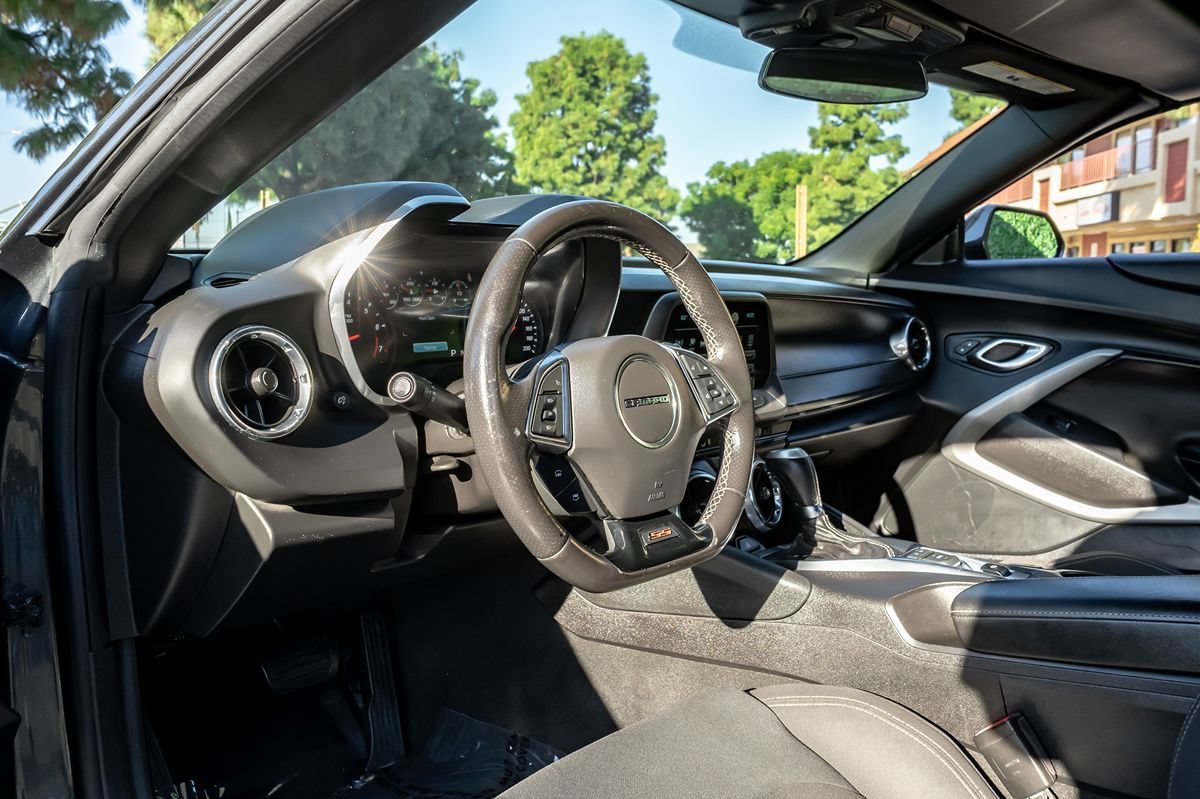 Used 2018 Chevrolet Camaro SS RWD image 12
