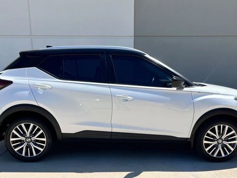 Used 2021 Nissan Kicks SV FWD image 8