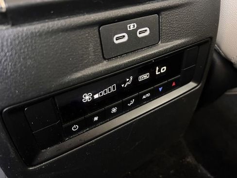 Used 2024 MAZDA CX-90 3.3 Turbo w/ Preferred Package AWD/4WD image 17