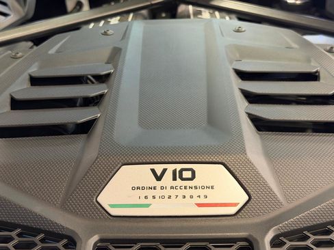 Used 2022 Lamborghini Huracan EVO RWD image 27