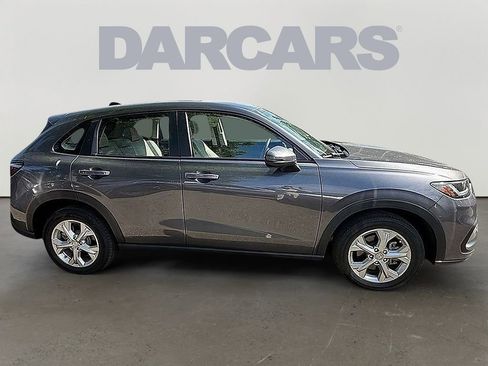 Used 2023 Honda HR-V LX image 3