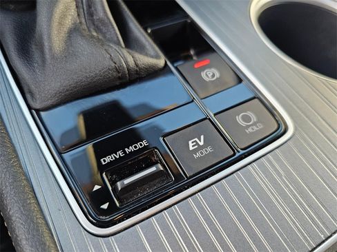 Certified 2024 Toyota Sienna XLE Woodland Edition image 39