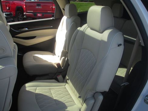 Used 2024 Buick Enclave Avenir FWD image 23