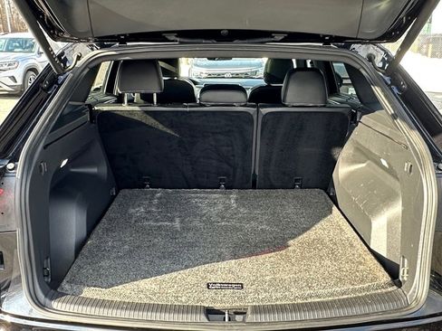 Used 2024 Volkswagen Atlas Cross Sport SE w/ Panoramic Sunroof Package image 23