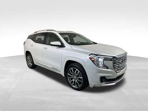 Used 2023 GMC Terrain Denali image 8