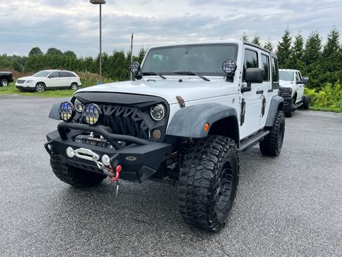 Used 2016 Jeep Wrangler Unlimited Sport w/ Max Tow Package AWD/4WD image 7