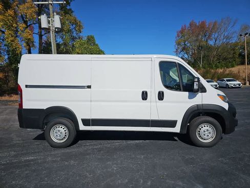 Used 2025 RAM ProMaster 2500 w/ Convenience Group image 2