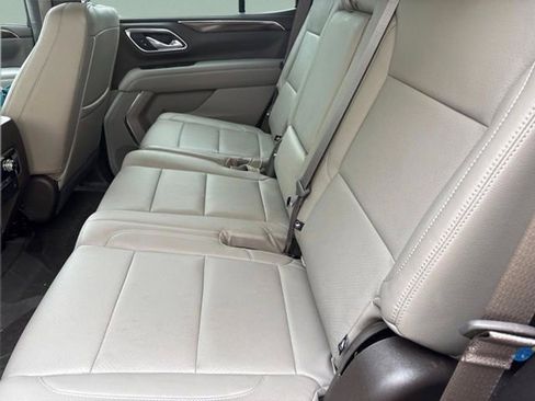 Used 2022 GMC Yukon SLE AWD/4WD image 7