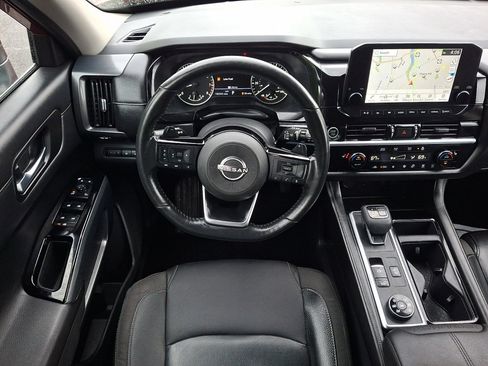 Used 2023 Nissan Pathfinder SL AWD/4WD image 21