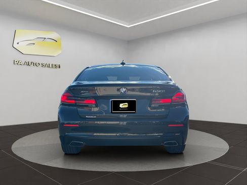 Used 2023 BMW 530i xDrive w/ Premium Package image 6