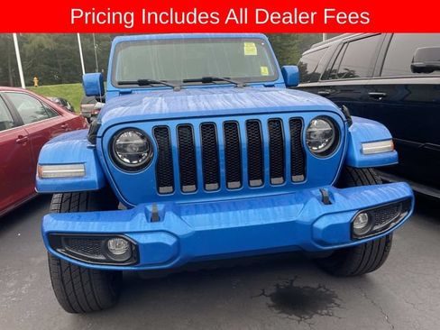 Used 2022 Jeep Wrangler Unlimited Sahara AWD/4WD image 13