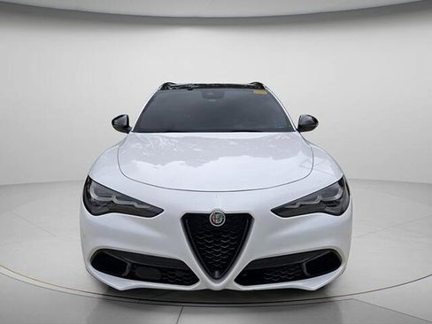 Used 2024 Alfa Romeo Stelvio Sprint RWD image 3