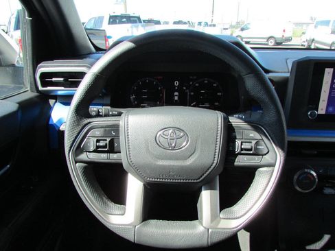 Used 2025 Toyota Tacoma TRD Off-Road image 26