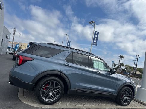 Used 2025 Ford Explorer ST w/ Sun And Sound Package AWD/4WD image 2
