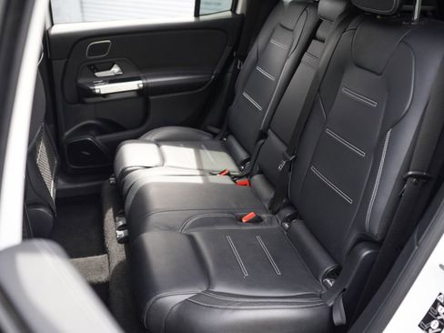 Used 2021 Mercedes-Benz GLB 250 4MATIC w/ AMG Line image 25