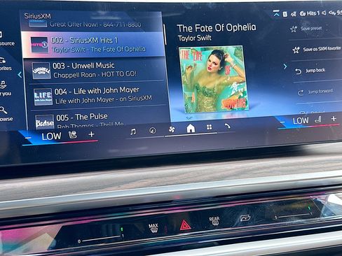 New 2026 BMW 740i w/ Premium Package image 12