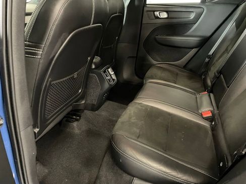 Used 2021 Volvo XC40 T5 R-Design w/ Advanced Package image 24