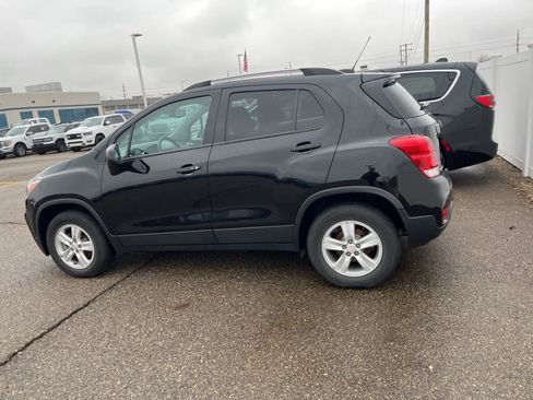 Used 2021 Chevrolet Trax LT w/ LT Convenience Package image 10