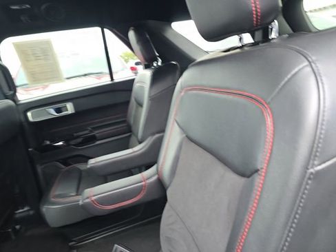 Used 2023 Ford Explorer ST-Line image 12