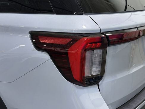 New 2026 Ford Explorer ST-Line w/ ST-Line Street Pack AWD/4WD image 18
