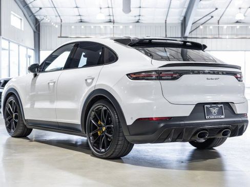 Used 2022 Porsche Cayenne Turbo GT image 4