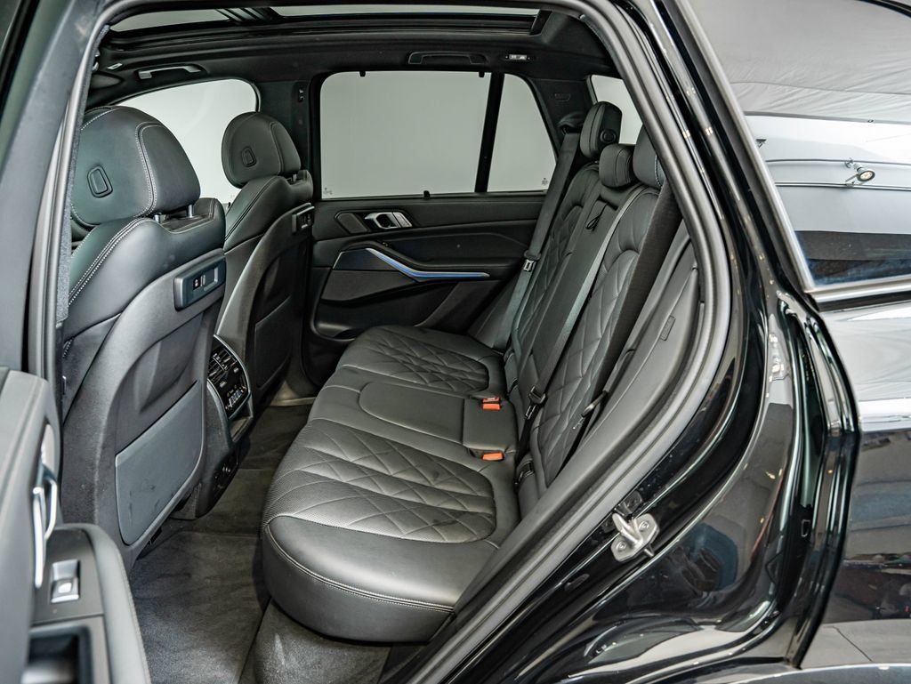Used 2023 BMW X5 xDrive40i w/ Executive Package AWD/4WD image 33