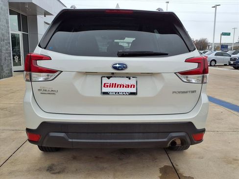 Used 2022 Subaru Forester Premium image 23