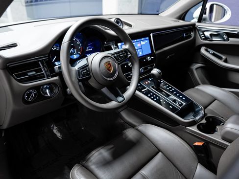 Used 2024 Porsche Macan S AWD/4WD image 20