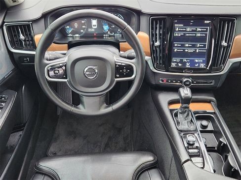 Used 2018 Volvo S90 T6 Inscription w/ Convenience Package image 26