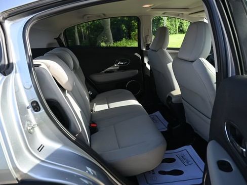 Used 2019 Honda HR-V EX image 21