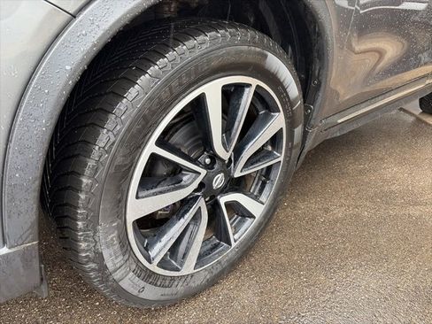 Used 2017 Nissan Rogue SL w/ SL Premium Package image 6