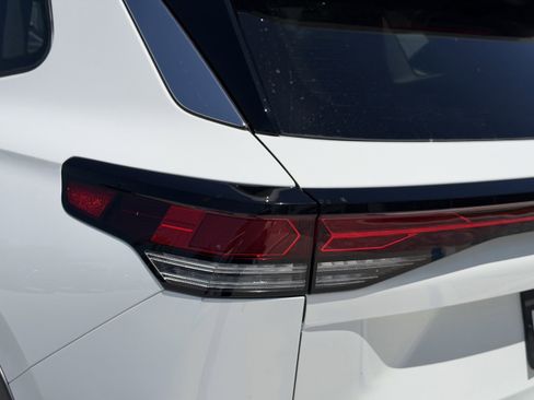 New 2026 Volkswagen Tiguan S FWD image 9