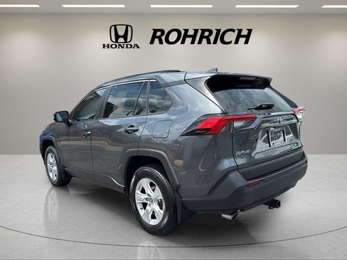 Used 2021 Toyota RAV4 XLE AWD/4WD image 8
