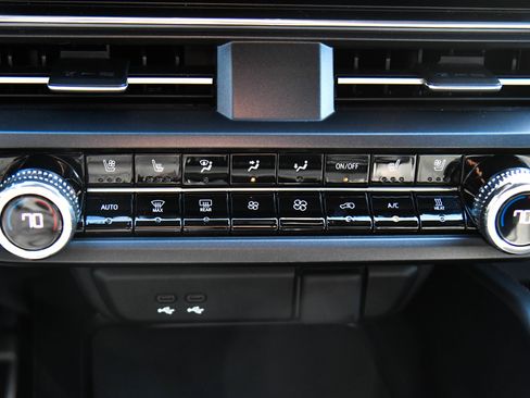 Used 2024 Acura ZDX A-Spec image 28