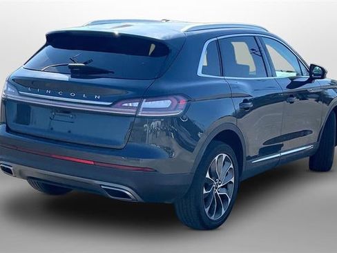 Used 2022 Lincoln Nautilus Reserve image 13