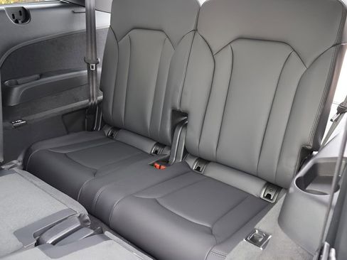 New 2026 Audi Q7 2.0T Premium Plus image 13