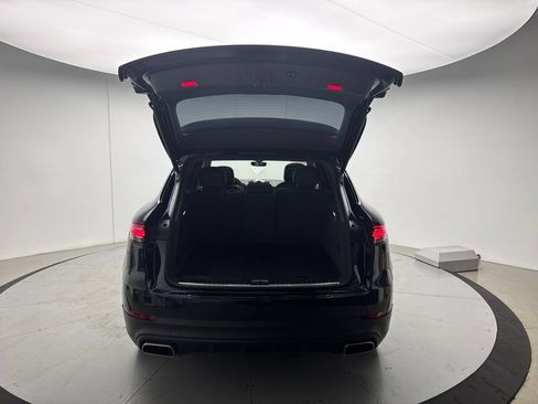 Certified 2021 Porsche Cayenne AWD/4WD image 5