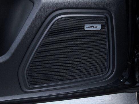 Certified 2023 Porsche Macan AWD/4WD image 9