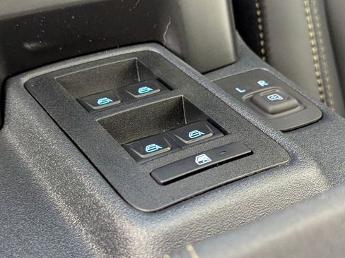 New 2025 Ford Bronco Badlands image 28