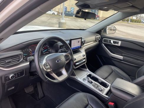 Used 2023 Ford Explorer XLT w/ Equipment Group 202A image 24