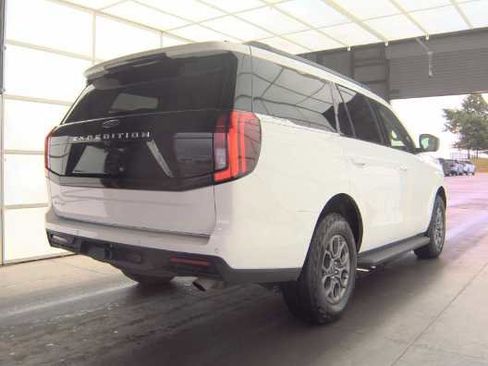 Used 2025 Ford Expedition Active AWD/4WD image 5