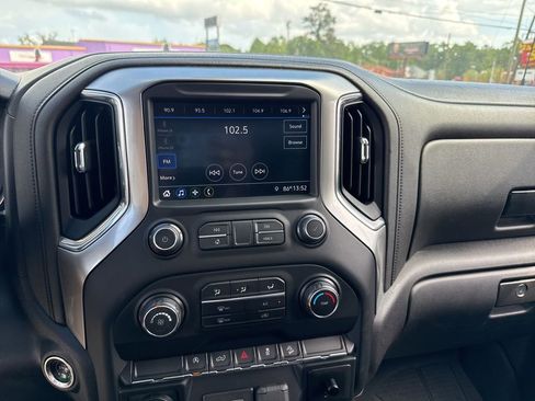 Used 2019 Chevrolet Silverado 1500 LT Trail Boss AWD/4WD image 9