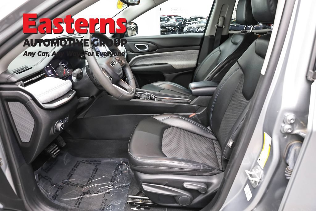 Used 2022 Jeep Compass Latitude AWD/4WD image 14