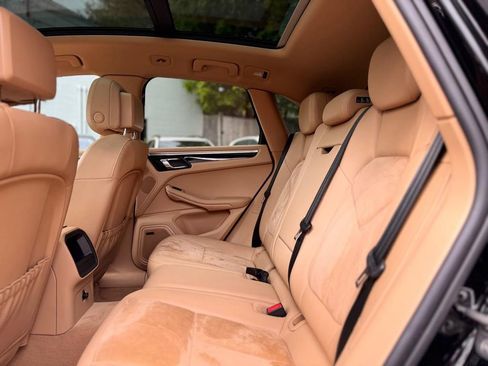 Used 2015 Porsche Macan S AWD/4WD image 21