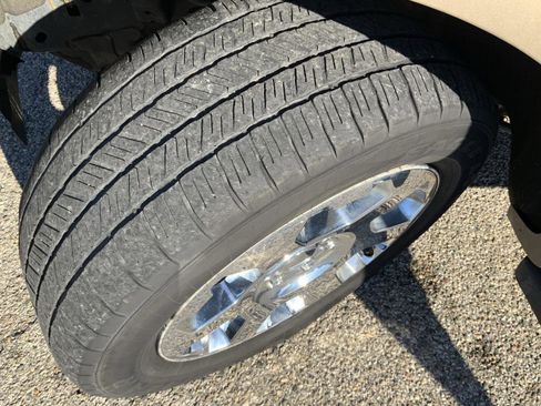 Used 2012 Ford F150 Lariat w/ Lariat Chrome Pkg image 18